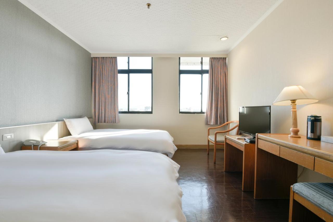 Back Home Hotel Chiayi City Dış mekan fotoğraf
