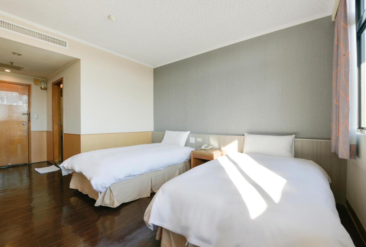 Back Home Hotel Chiayi City Dış mekan fotoğraf