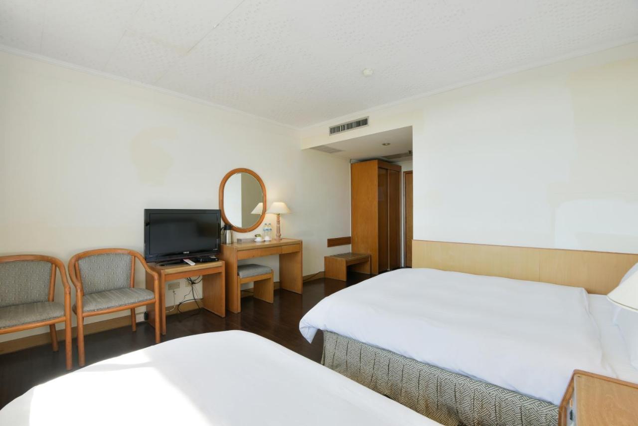 Back Home Hotel Chiayi City Dış mekan fotoğraf