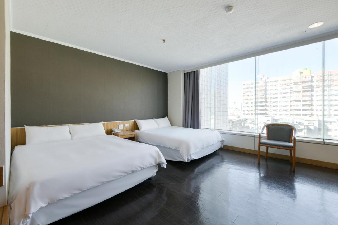 Back Home Hotel Chiayi City Dış mekan fotoğraf