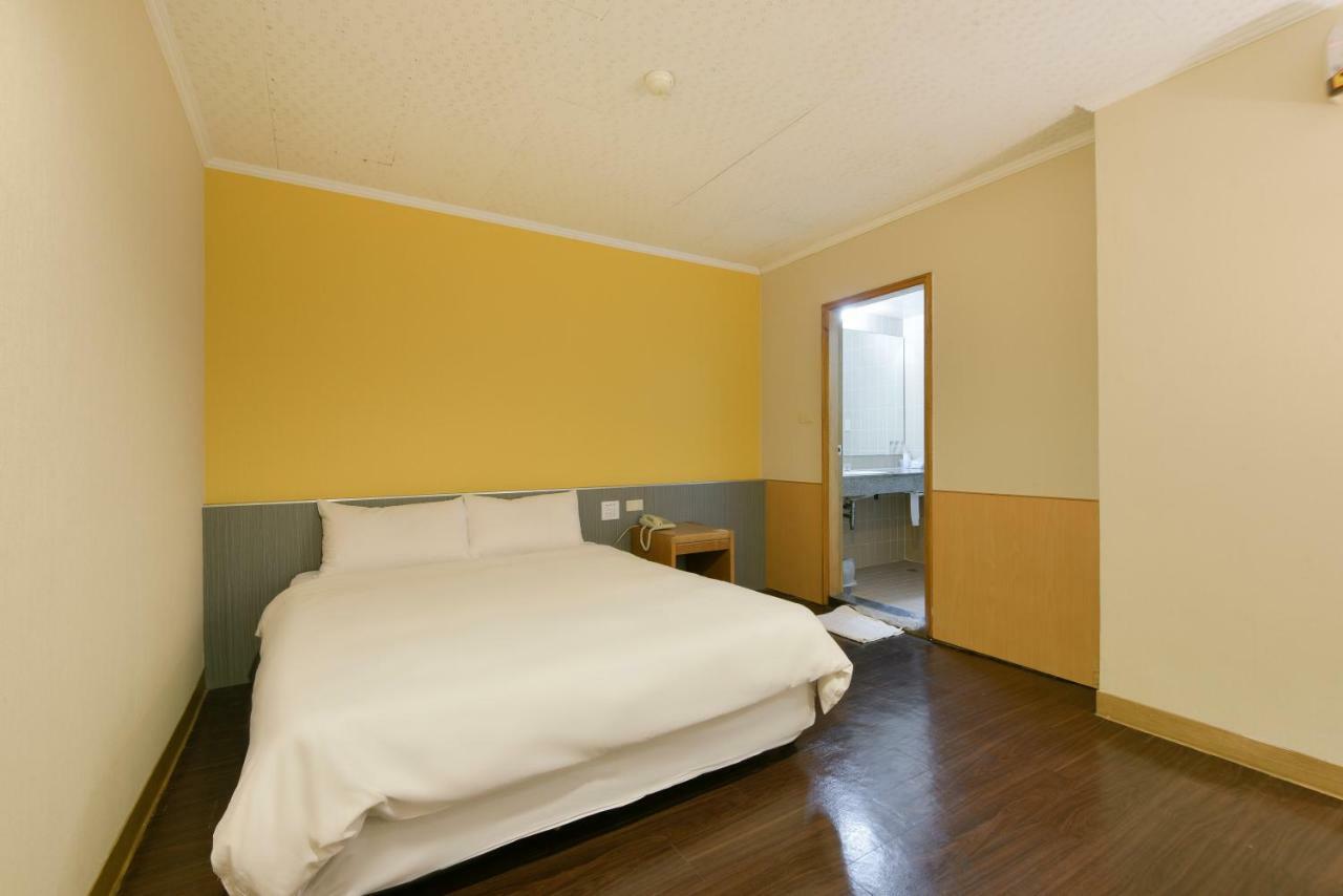 Back Home Hotel Chiayi City Dış mekan fotoğraf